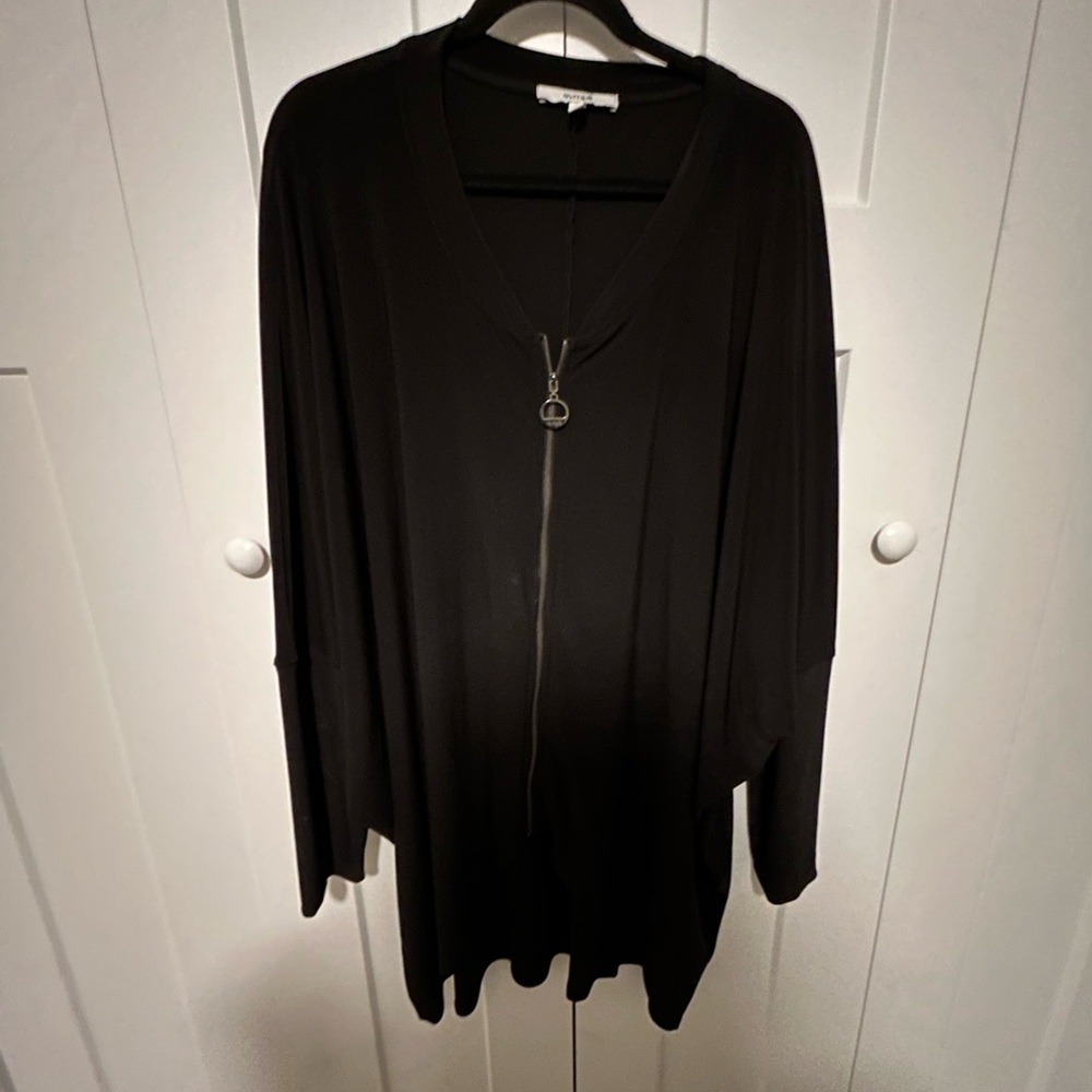 Sympli Black Tunic with Zipper Accent Size 18